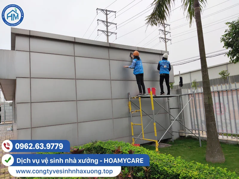 tạp vụ vệ sinh xưởng sản xuất