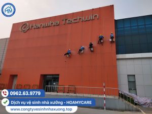 Dịch vụ vệ sinh kính Alumi mặt ngoài nhà xưởng
