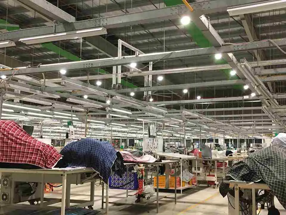 Vệ Sinh Trần Nhà Xưởng, Quét Mạng Nhện Nhà Xưởng, Vệ Sinh Đường Ống, Vệ Sinh Máng Điện - Dịch Vụ Của HOAMYCARE